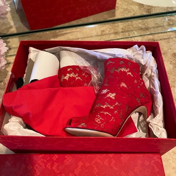 BRAND NEW DOLCE & GABBANA BETH RED LACW TOE ANKE BOOTS - Picture 6 of 16